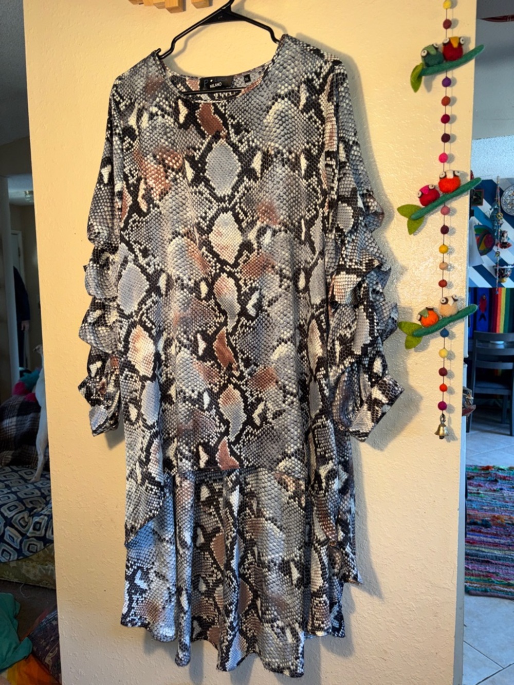 EUC P. Luca Milano High-Low Tunic Shirt Dress featuring a multi-colored gray, bl